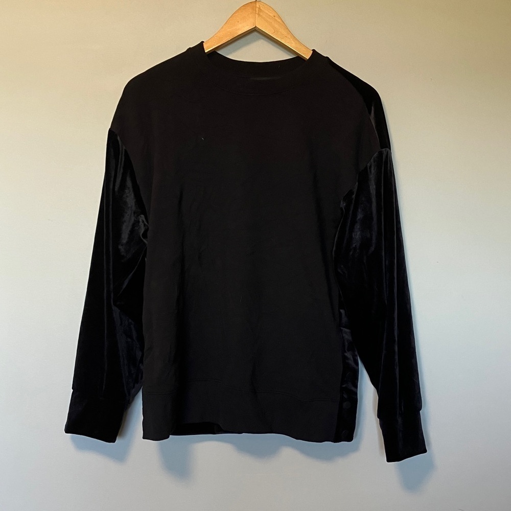 Athleta Velvet Black Sweatshirt Sweater